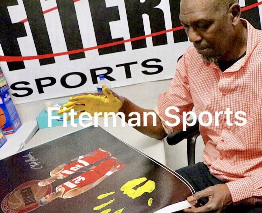 Hakeem Olajuwon Clyde Drexler Handprint Unstretched 20×36 Canvas Signed Z77338 Hakeem Olajuwon Canvas 20x36-hakeem-olajuwon-clyde-drexler-handprint, Houston Rockets, view 6, supplier stock photo