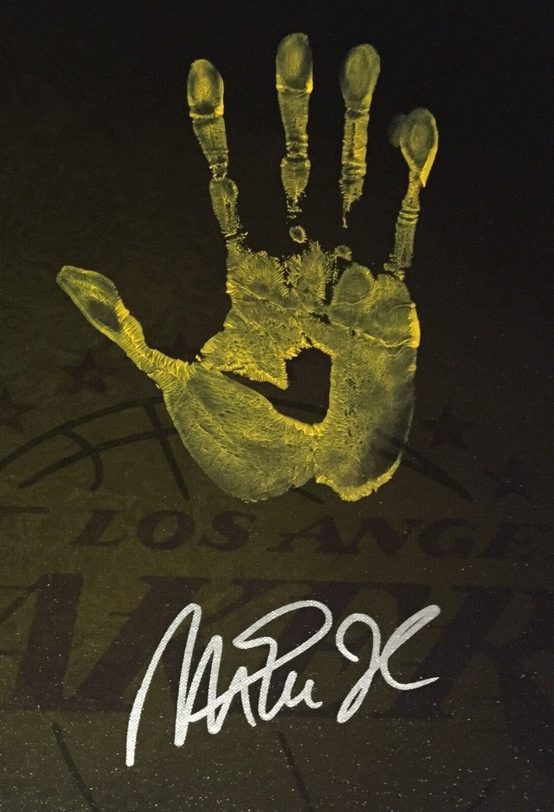 Magic Johnson Handprint Unstretched 20×36 Canvas Yellow Signed JSA Z05735 2 Magic Johnson Canvas 20x36-handprint-unstretched-20-36-yellow-z05735, Los Angeles Lakers, view 2, supplier stock photo