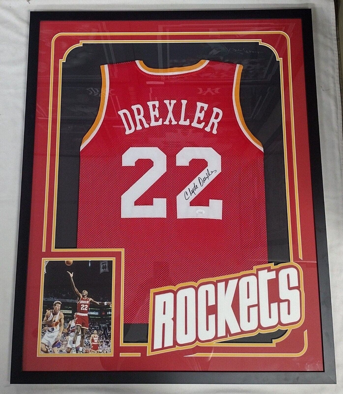 Clyde Drexler Signed Autographed Framed Jersey JSA Authentication Clyde Drexler Jersey framed, supplier stock photo