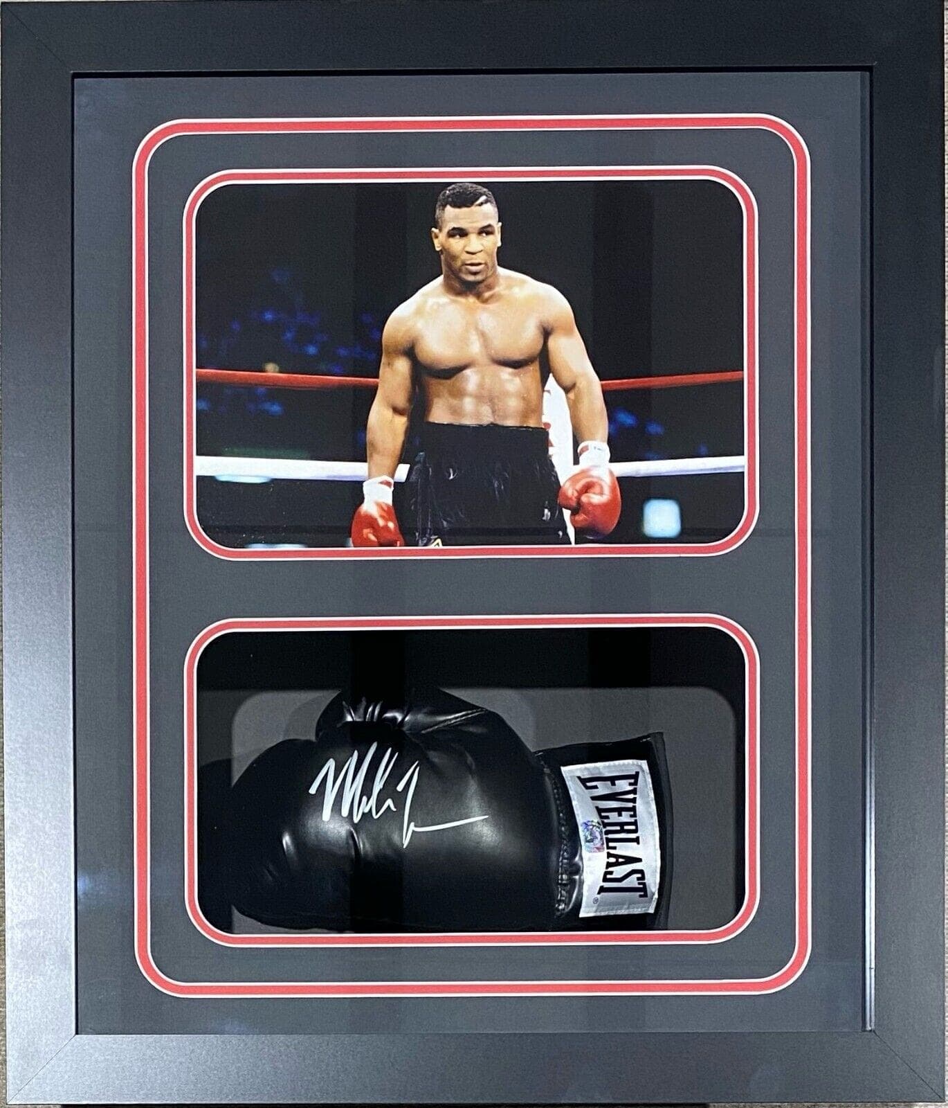 Mike Tyson Signed Glove Shadow Box Mike Tyson Hologram Authentic COR Black Mike Tyson Glove mike-tyson-shadow-box-hologram-cor, supplier stock photo