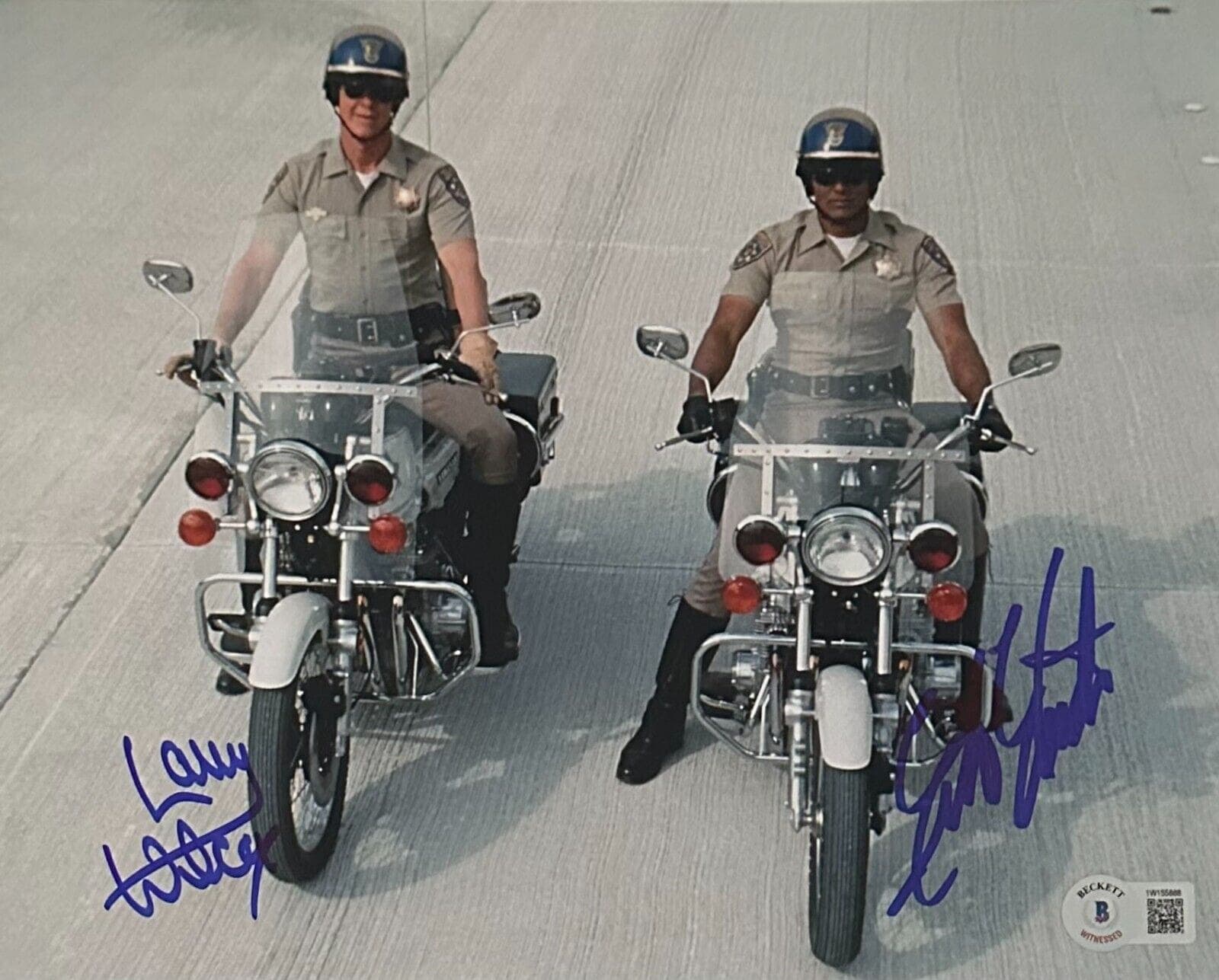 Erik Estrada & Larry Wilcox Signed Autographed CHIPS 8×10 Photo Beckett #1 Erik Estrada Photo 8x10-erik-estrada-larry-wilcox-chips-8, supplier stock photo