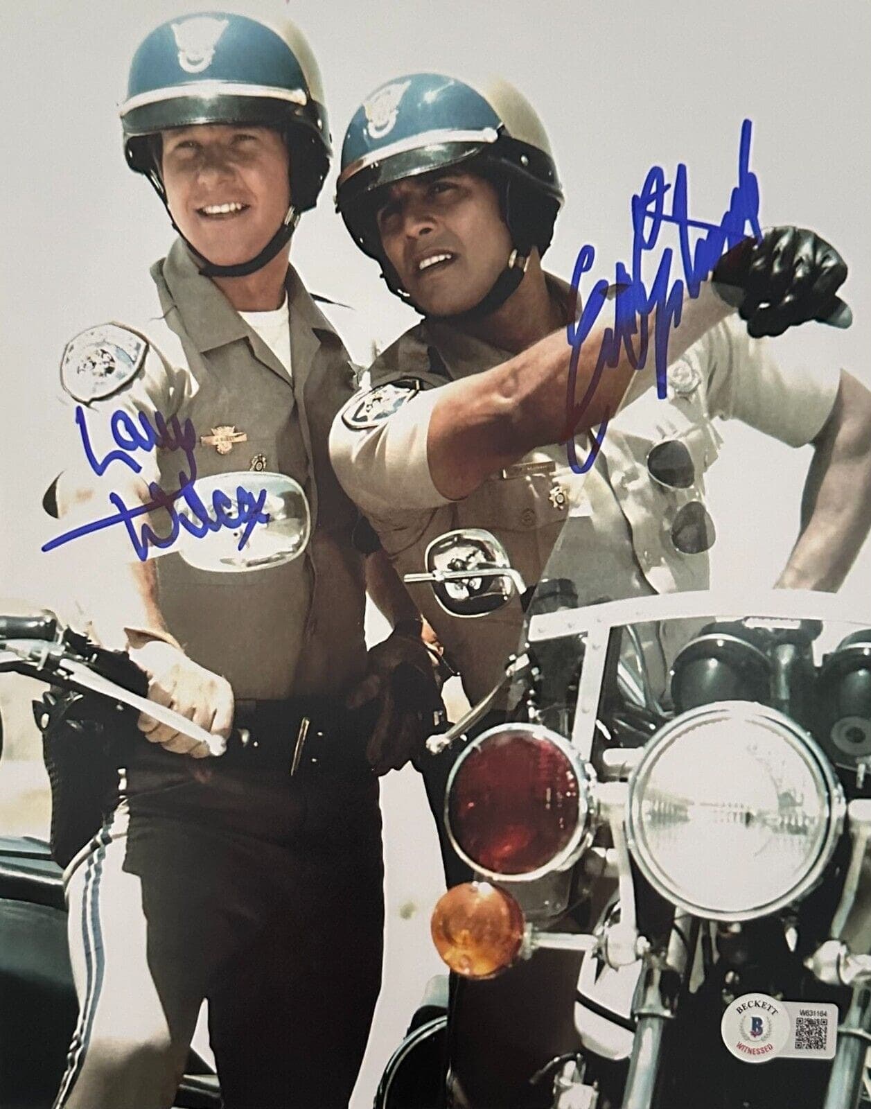 Erik Estrada & Larry Wilcox Signed Autographed CHIPS 8×10 Photo Beckett #4 Erik Estrada Photo 8x10-erik-estrada-larry-wilcox-chips-8, supplier stock photo