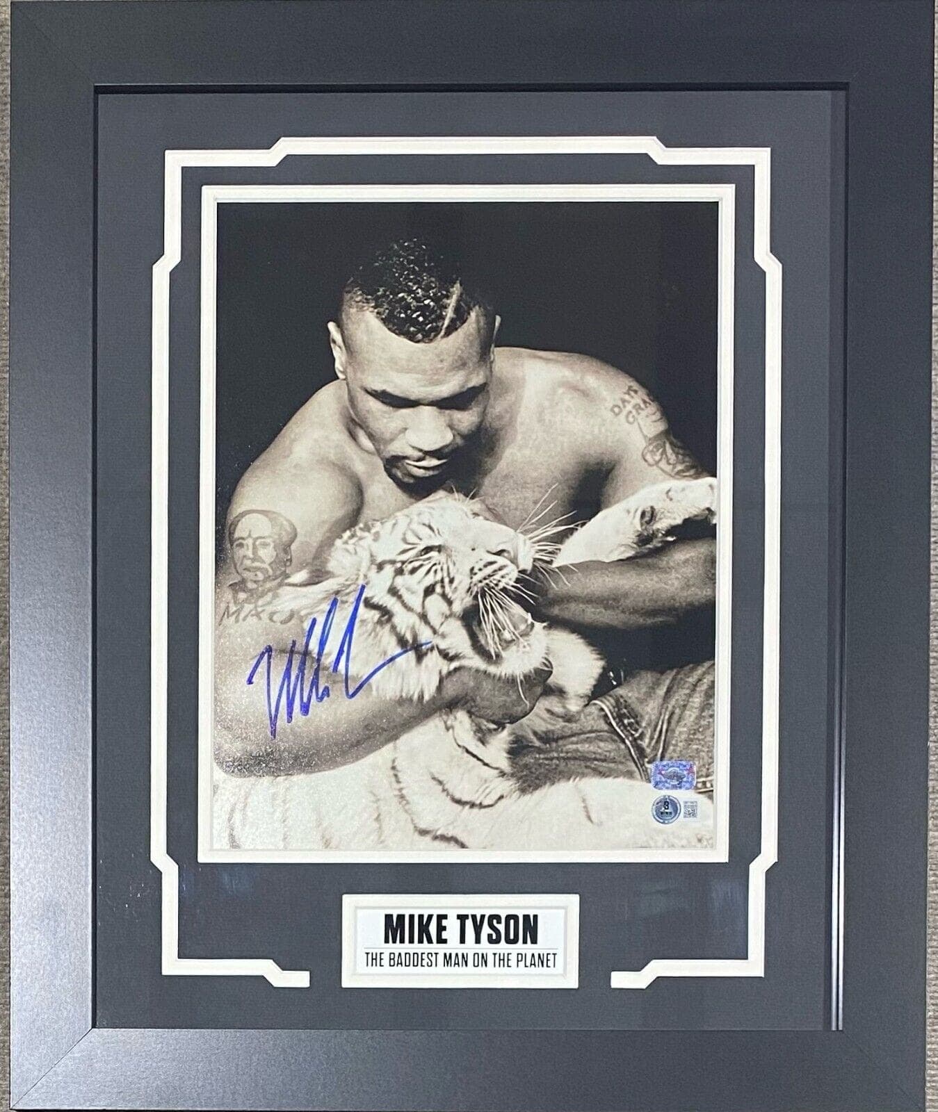 Mike Tyson Signed Framed Photo 11×14 Beckett & Tyson Hologram Authen Tiger 2 Mike Tyson Photo 11x14-mike-tyson-framed-11-14-hologram, supplier stock photo