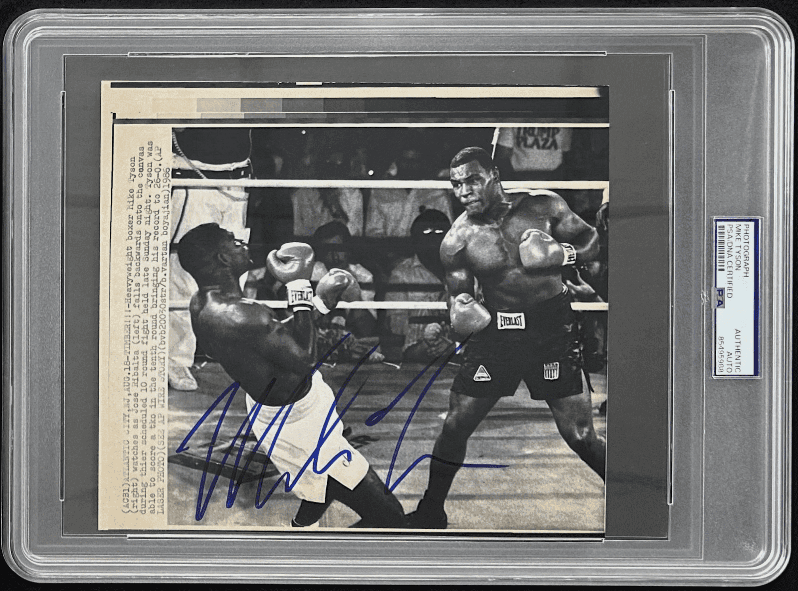 Mike Tyson Signed 1988 Type 3 Photograph PSA/DNA Tyson vs Jose Ribalta Mike Tyson Photo mike-tyson-1988-type-3-photograph, supplier stock photo