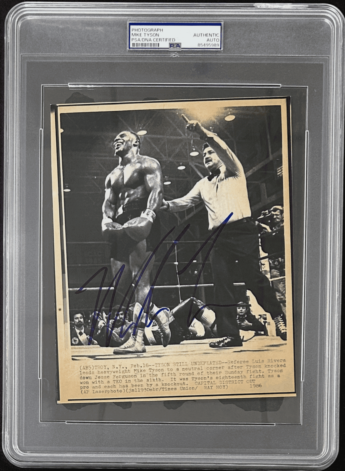 Mike Tyson Signed 1986 Type 3 Photograph PSA/DNA After Jesse Ferguson TKO Mike Tyson Photo mike-tyson-1986-type-3-photograph, supplier stock photo