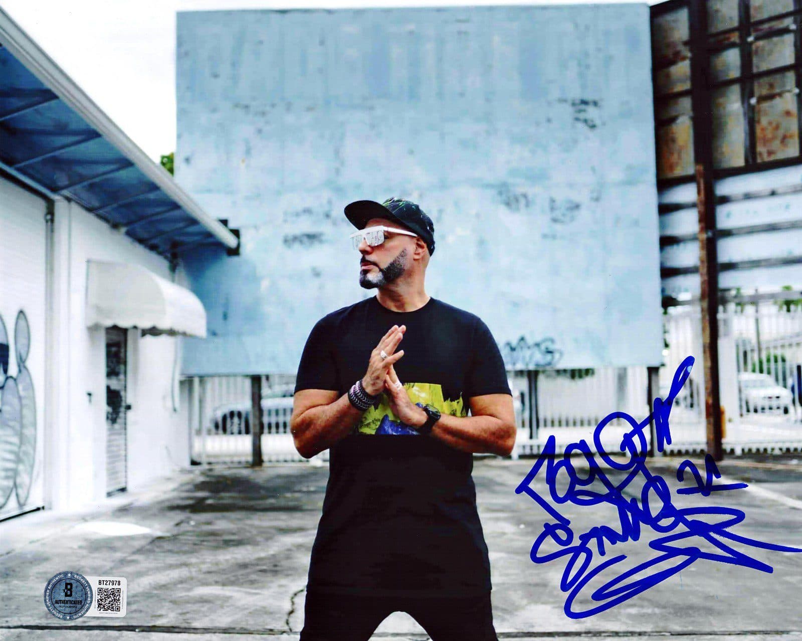 ROGER SANCHEZ AUTOGRAPHED 8×10 PHOTO BECKETT BT27978 DJ Roger Sanchez Photo 8x10-bt27978, supplier stock photo