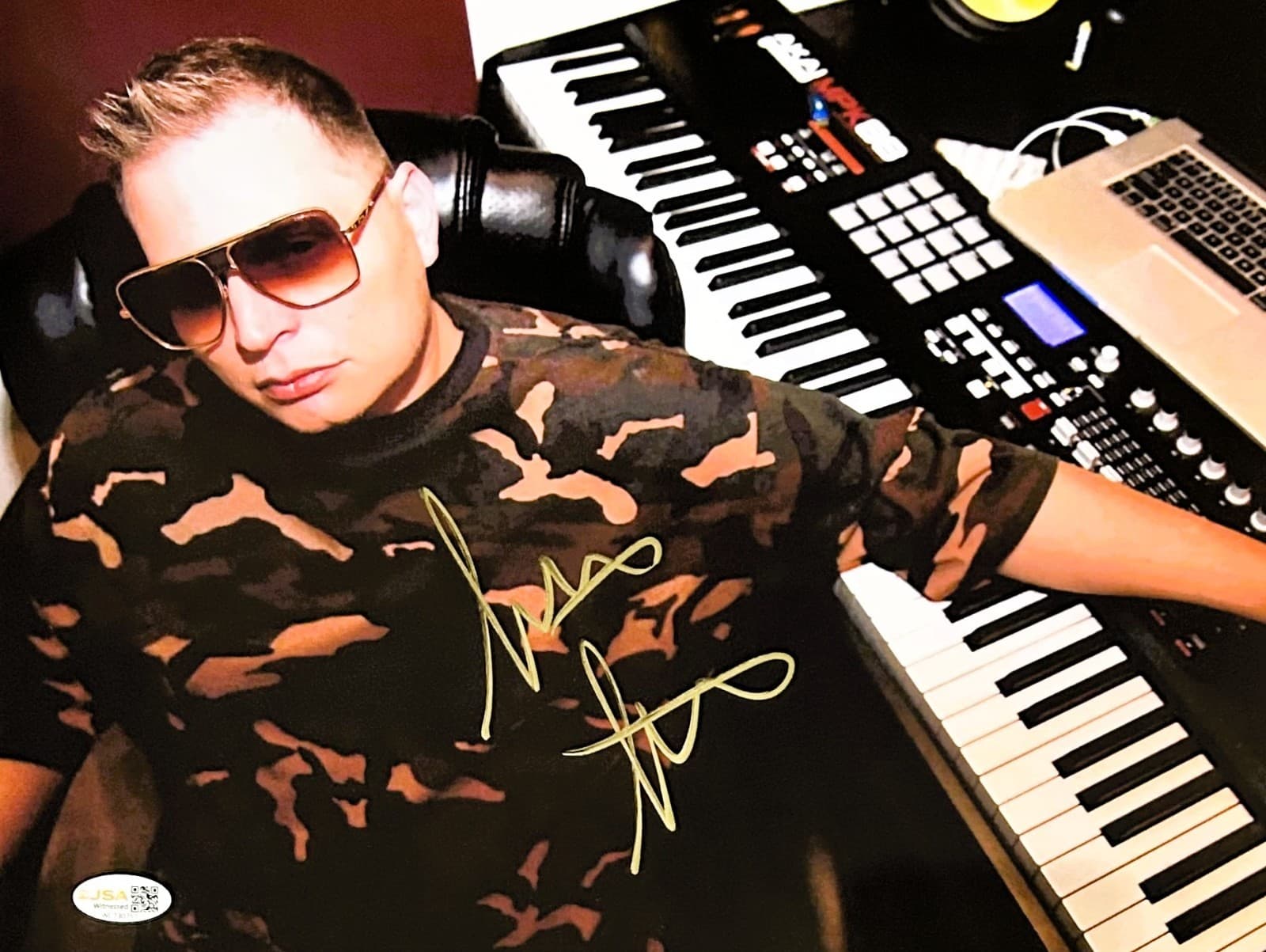 SCOTT STORCH AUTOGRAPHED 11×14 PHOTO JSA #3 Still D.R.E. Lean Back Candy Shop Photo 11x14-scott-storch-11-14-3-still, supplier stock photo