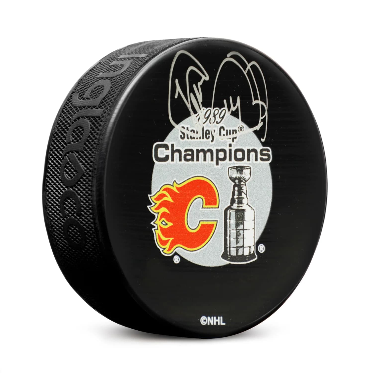 Theo Fleury Signed Calgary Flames 1989 Stanley Cup Puck Theo Fleury Puck 1989-stanley-cup, Calgary Flames, supplier stock photo