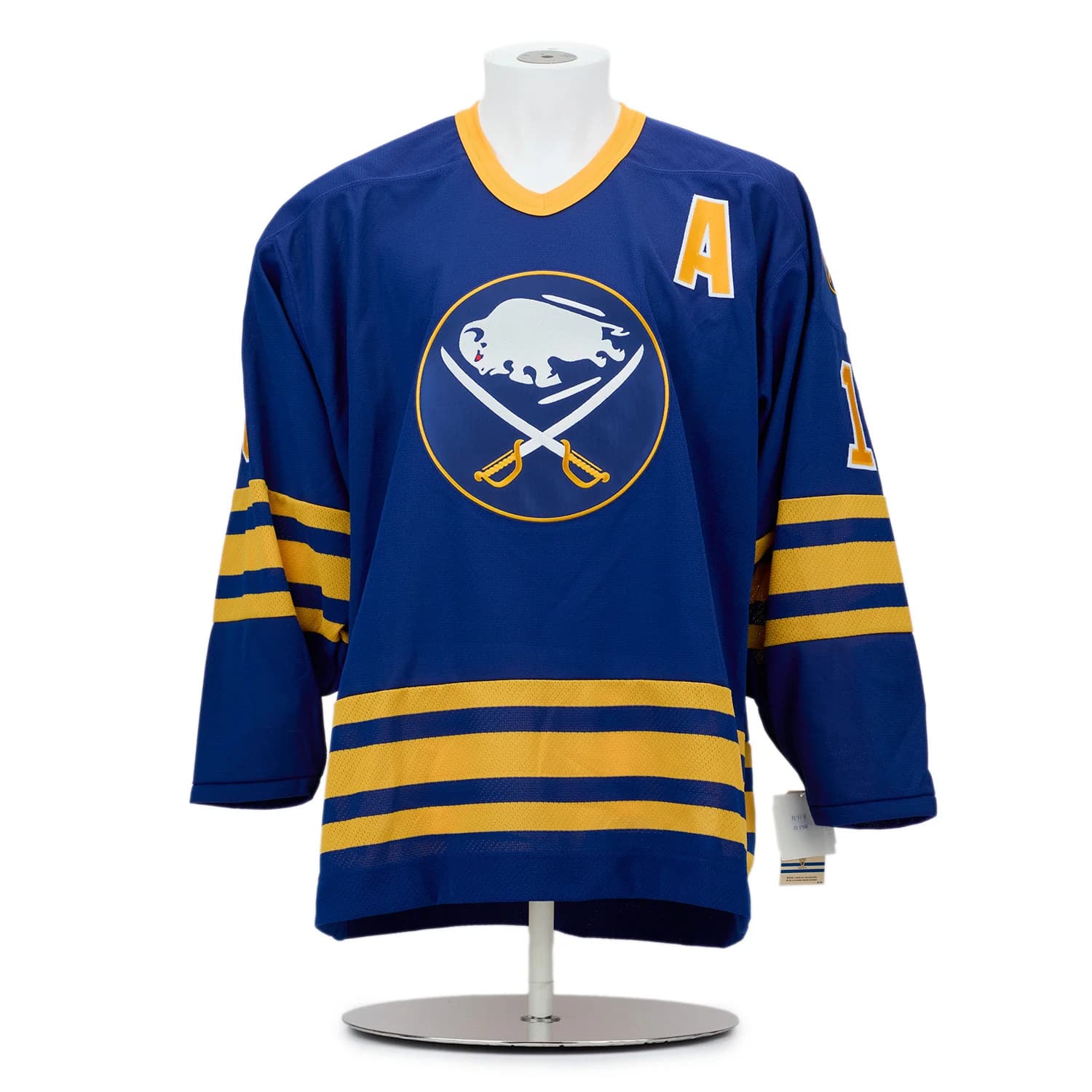 Dale Hawerchuk Autographed Buffalo Sabres Vintage CCM Jersey Dale Hawerchuk Jersey dale-hawerchuk-buffalo-sabres-vintage-ccm, Buffalo Sabres, view 2, supplier stock photo