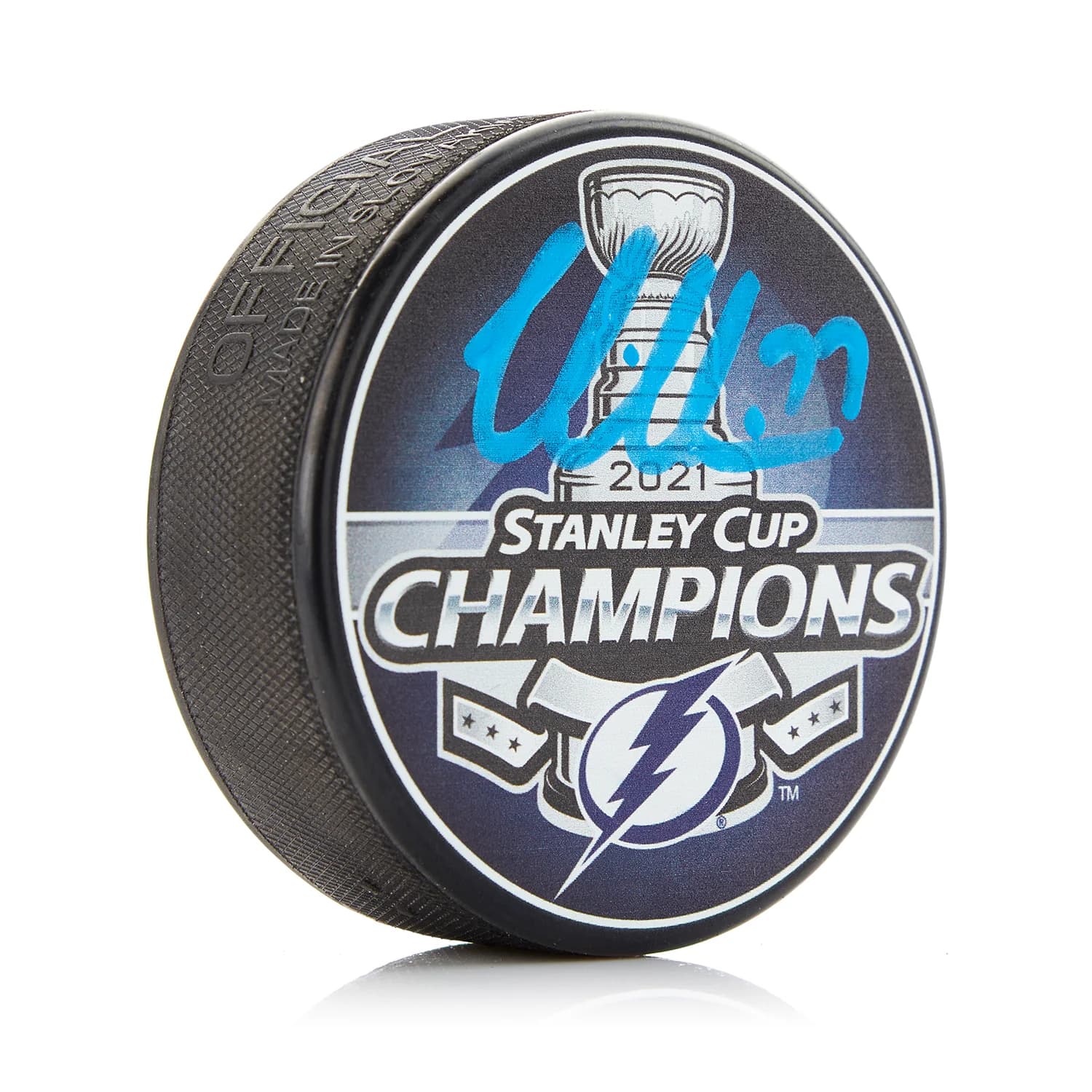 Victor Hedman Tampa Bay Lightning Signed 2021 Stanley Cup Puck Victor Hedman Puck 2021-stanley-cup, Tampa Bay Lightning, supplier stock photo