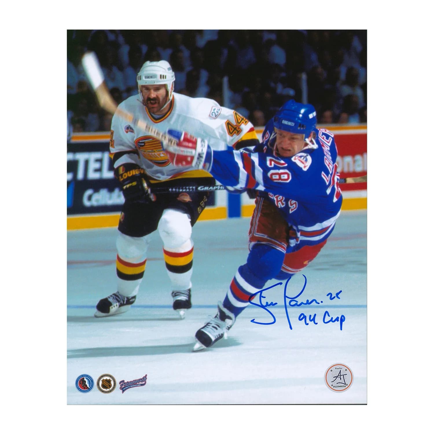 Steve Larmer Signed New York Rangers Shooting 8x10 Photo Steve Larmer Photo 8x10-shooting, New York Rangers, supplier stock photo