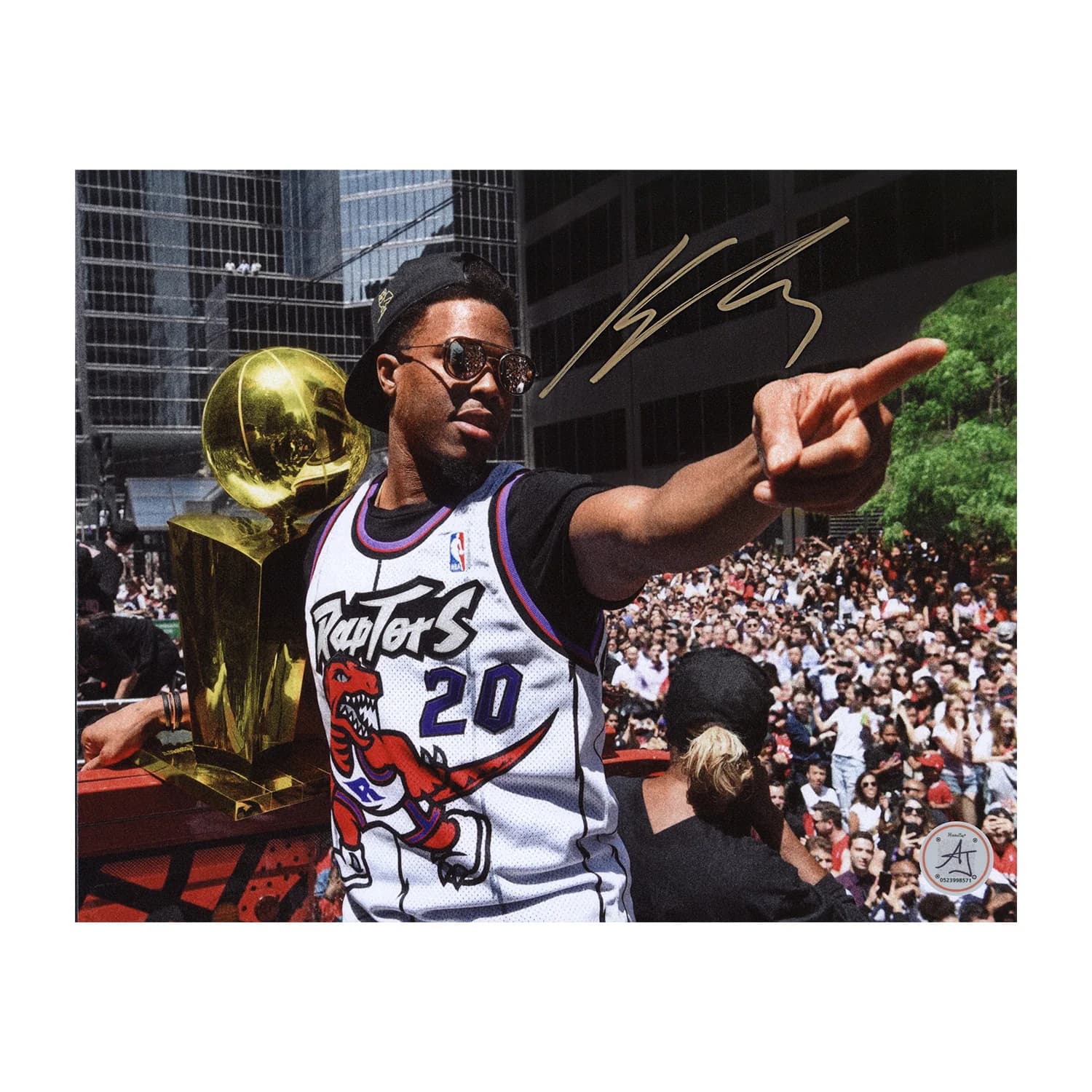 Kyle Lowry Signed Toronto Raptors Championship Parade 8x10 Photo Kyle Lowry Photo 8x10-kyle-lowry-toronto-raptors-championship, supplier stock photo
