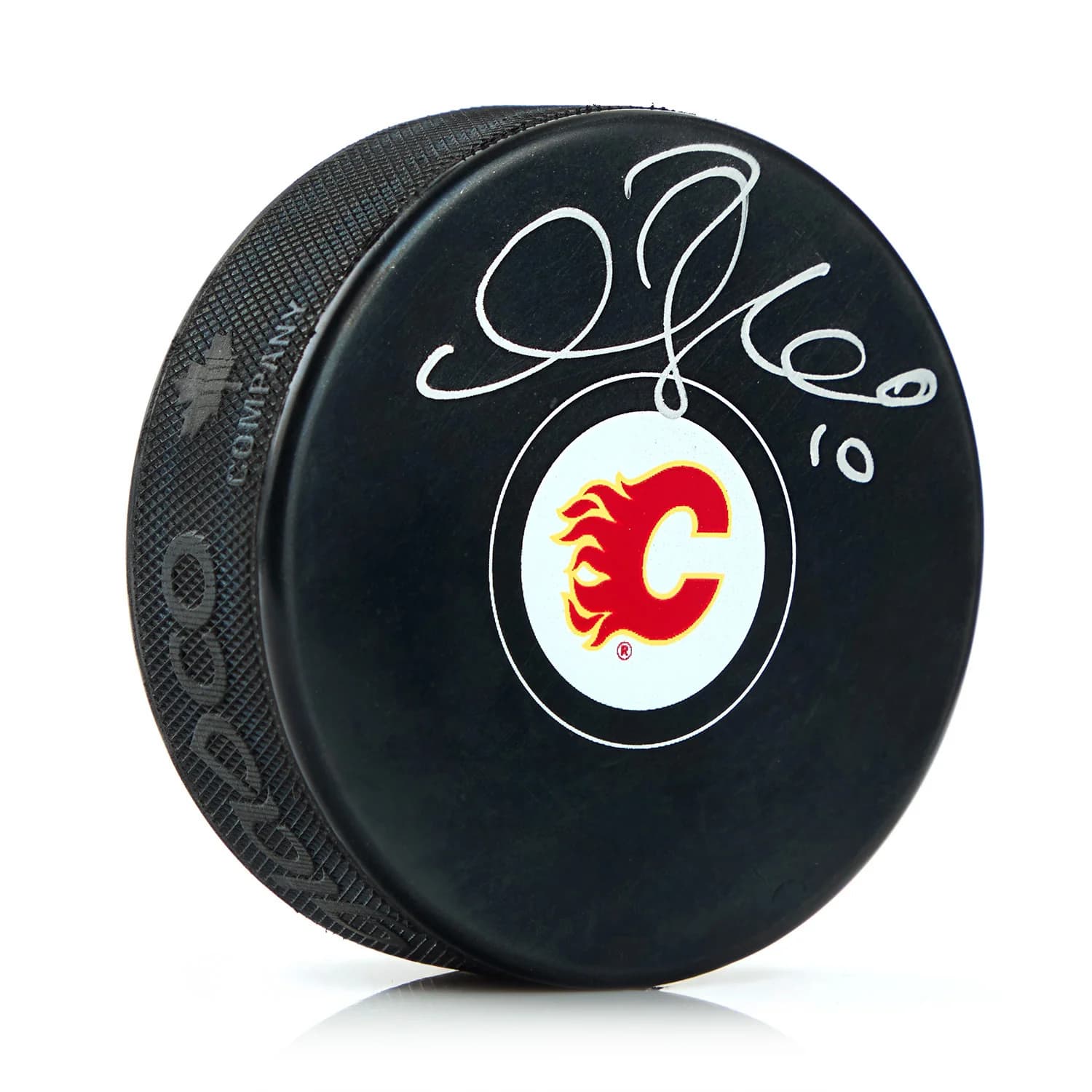 Gary Roberts Autographed Calgary Flames Hockey Puck Gary Roberts Puck hockey, Calgary Flames, supplier stock photo