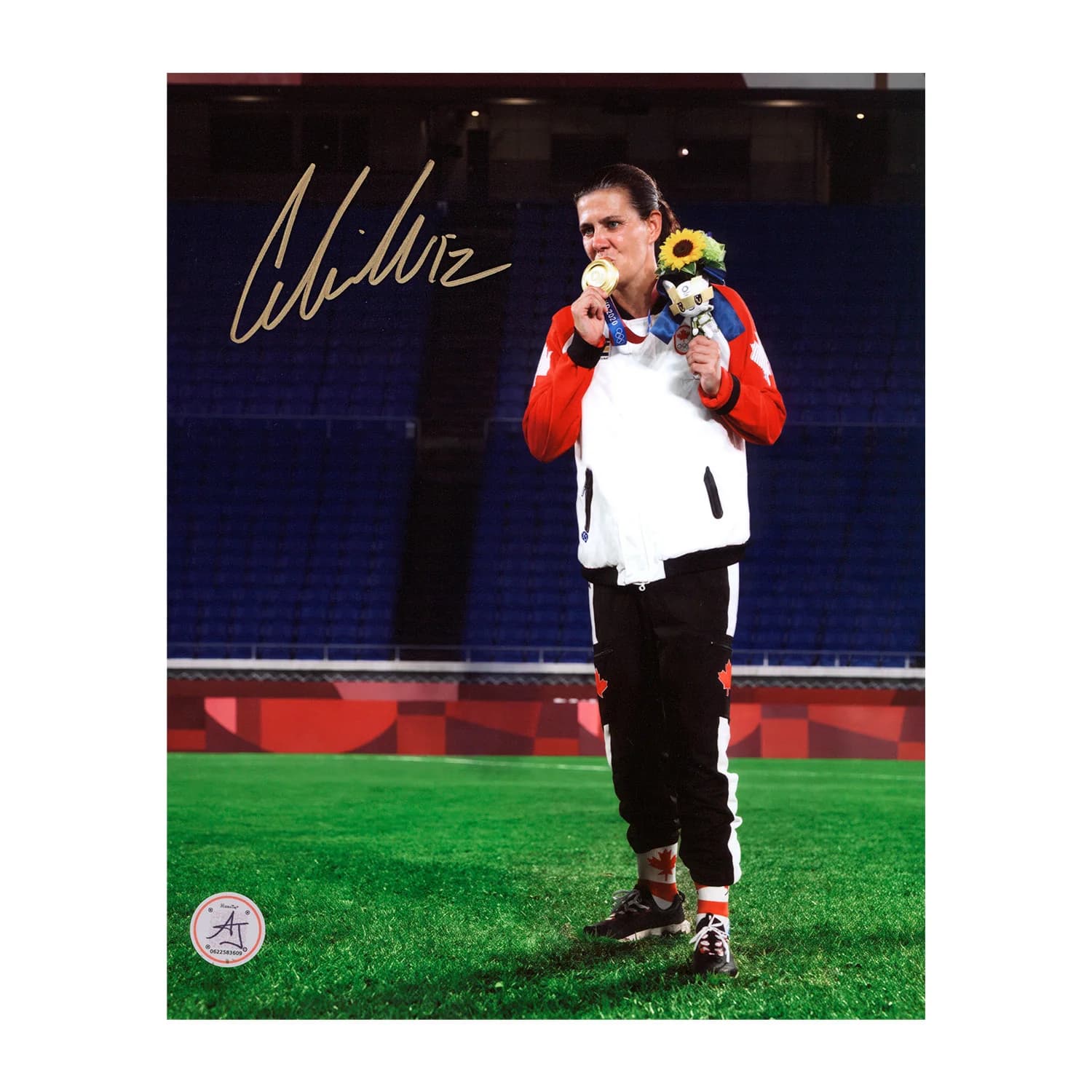 Christine Sinclair Signed Team Canada 2020 Olympic Soccer Gold Medal 8x10 Photo Christine Sinclair Photo 8x10-team-canada-2020-olympic-soccer-gold, supplier stock photo