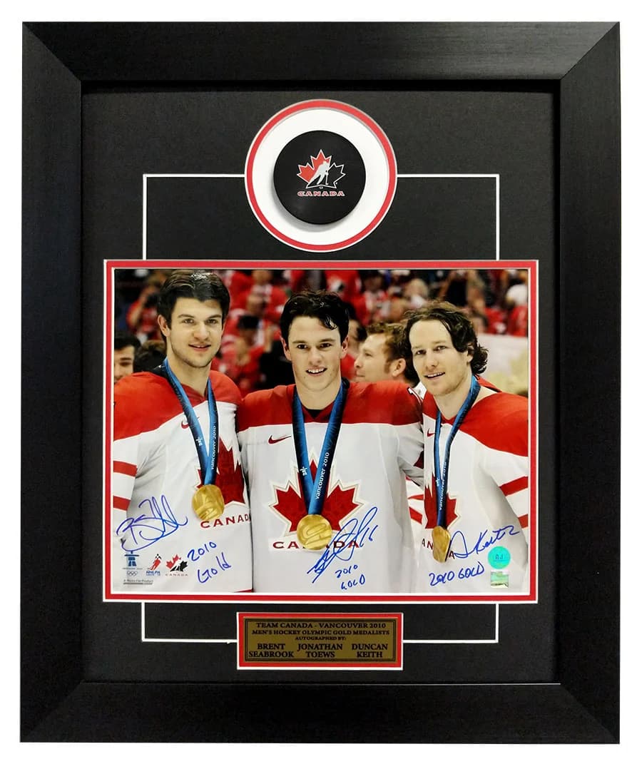 Toews, Keith & Seabrook Triple Signed Blackhawks Canada 2010 Gold 20x24 Frame Other 20x24-toews-keith-seabrook-triple-canada-2010, Chicago Blackhawks, supplier stock photo