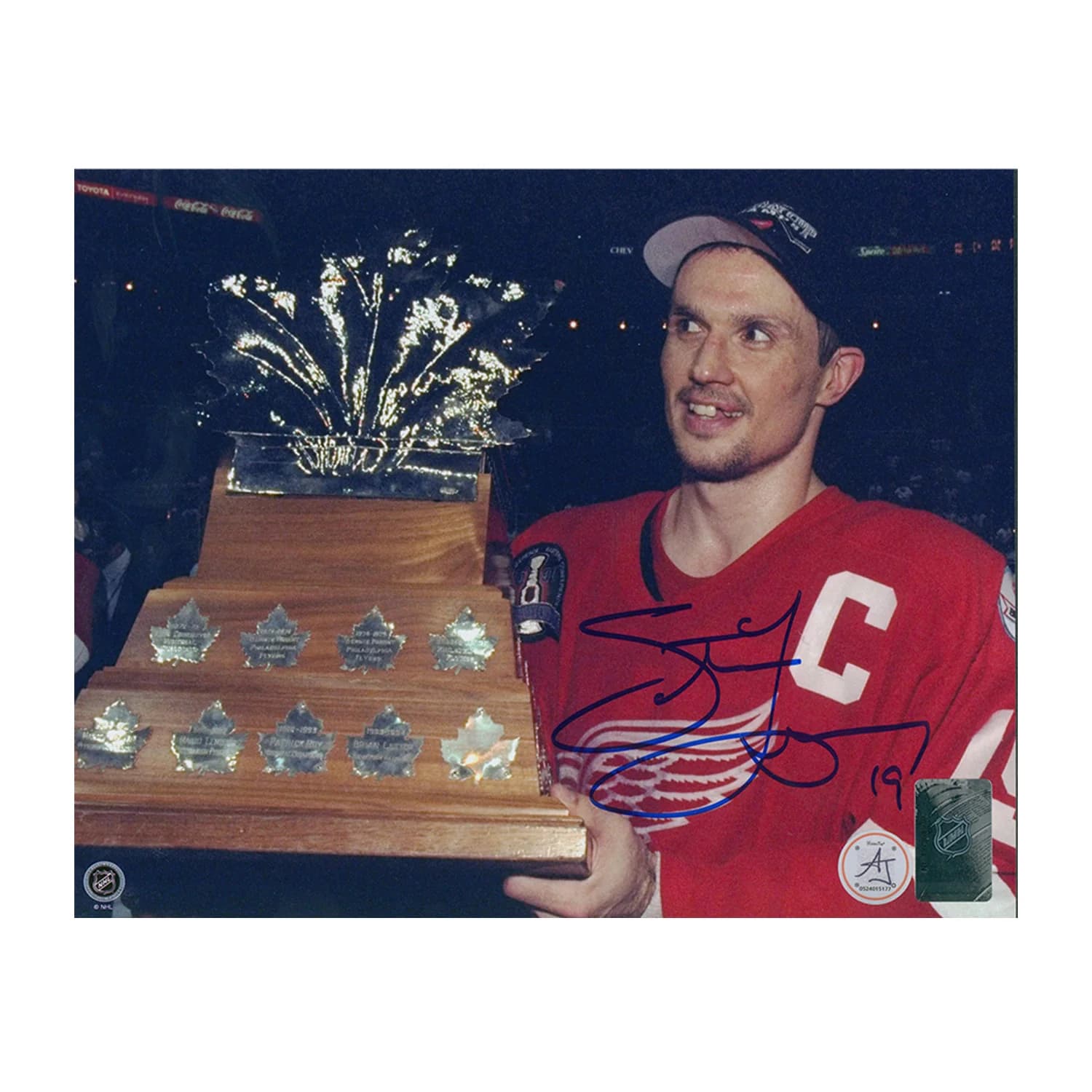 Steve Yzerman Signed Detroit Red Wings Conn Smythe 8x10 Photo Steve Yzerman Photo 8x10-conn-smythe, Detroit Red Wings, supplier stock photo