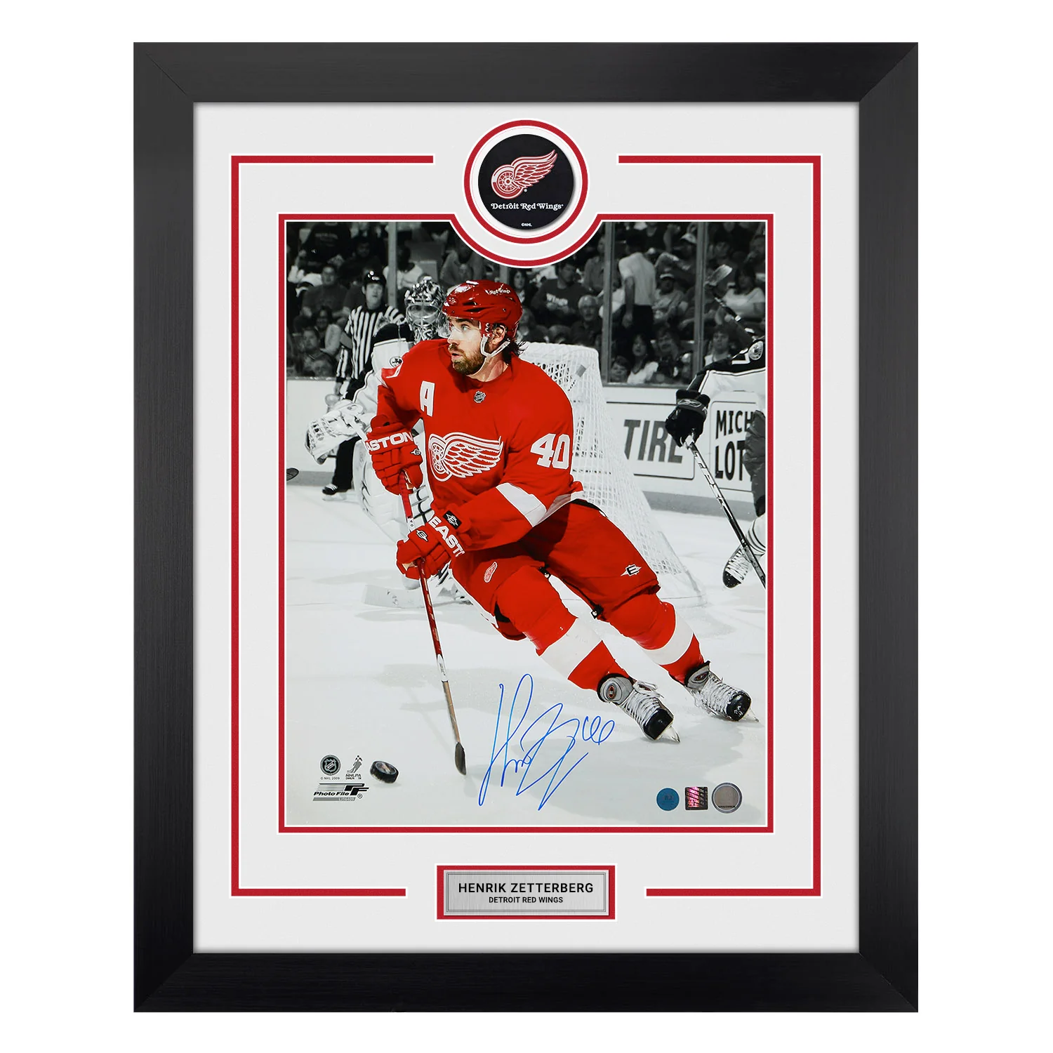 Henrik Zetterberg Signed Detroit Red Wings Puck Logo 26x32 Frame Henrik Zetterberg Puck 26x32-logo-frame, Detroit Red Wings, supplier stock photo