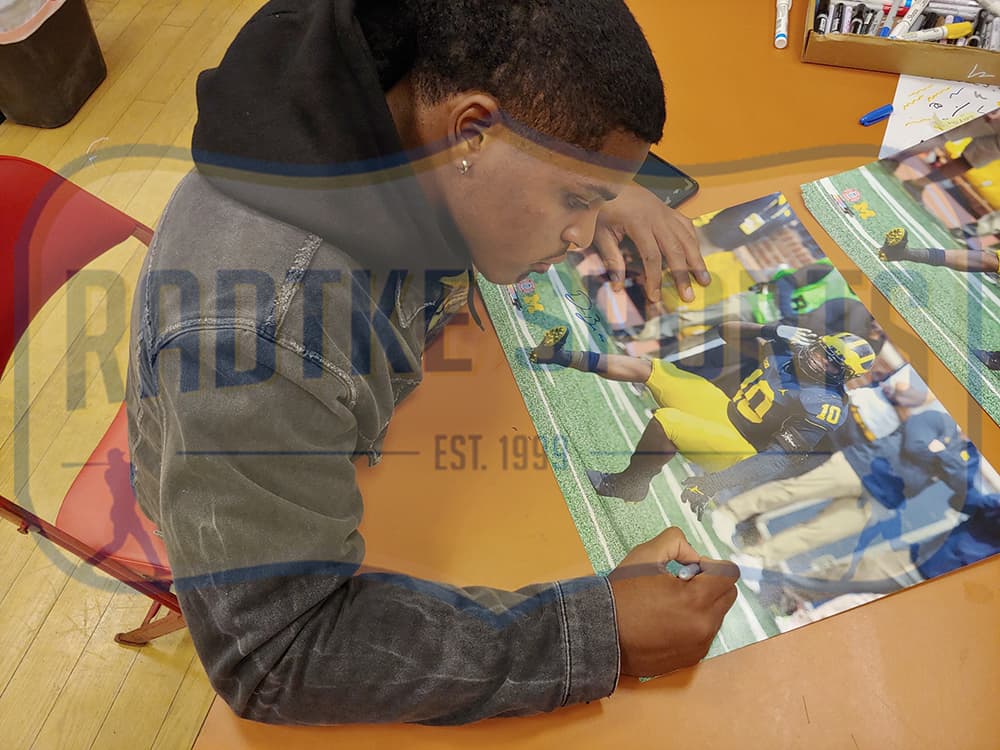 Devin Bush Signed Michigan Wolverines 16×20 Photo Running-With “Go Blue” Inscription Devin Bush Photo 16x20-devin-bush-michigan-wolverines-16-20, Michigan Wolverines, view 2, supplier stock photo