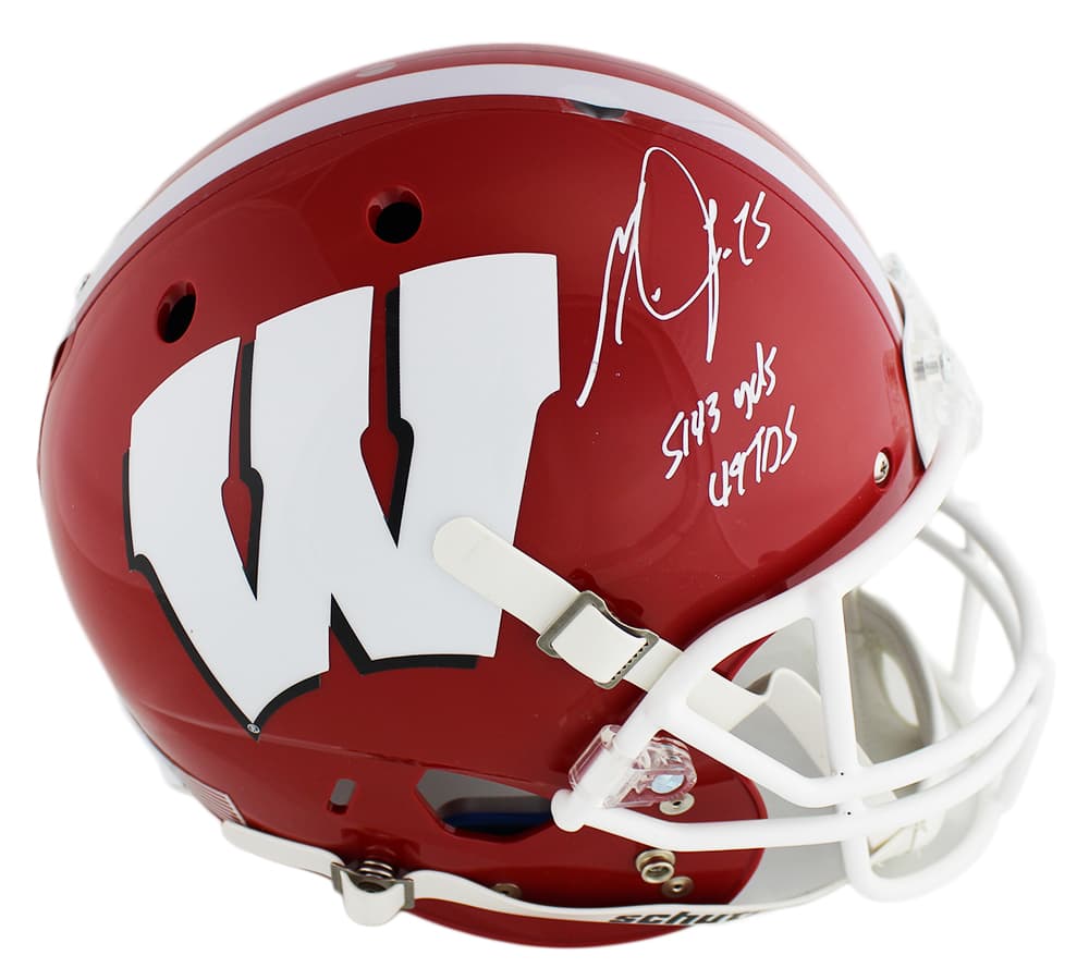 Melvin Gordon Signed Wisconsin Badgers Schutt Full Size Red & White NCAA Helmet with Career Stats Inscription Melvin Gordon Helmet melvin-gordon-wisconsin-badgers-schutt-full, Wisconsin Badgers, supplier stock photo