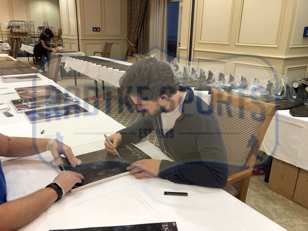 Kit Harington Signed Game of Thrones 11×17 Photo – Battle of the Bastards Kit Harington Photo 11x17-kit-harington-game-thrones-11-17, view 3, supplier stock photo