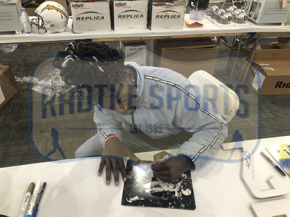 Melvin Gordon Signed Los Angeles Chargers Unframed 16×20 Photo Melvin Gordon Photo 16x20-melvin-gordon-los-angeles-chargers, view 3, supplier stock photo