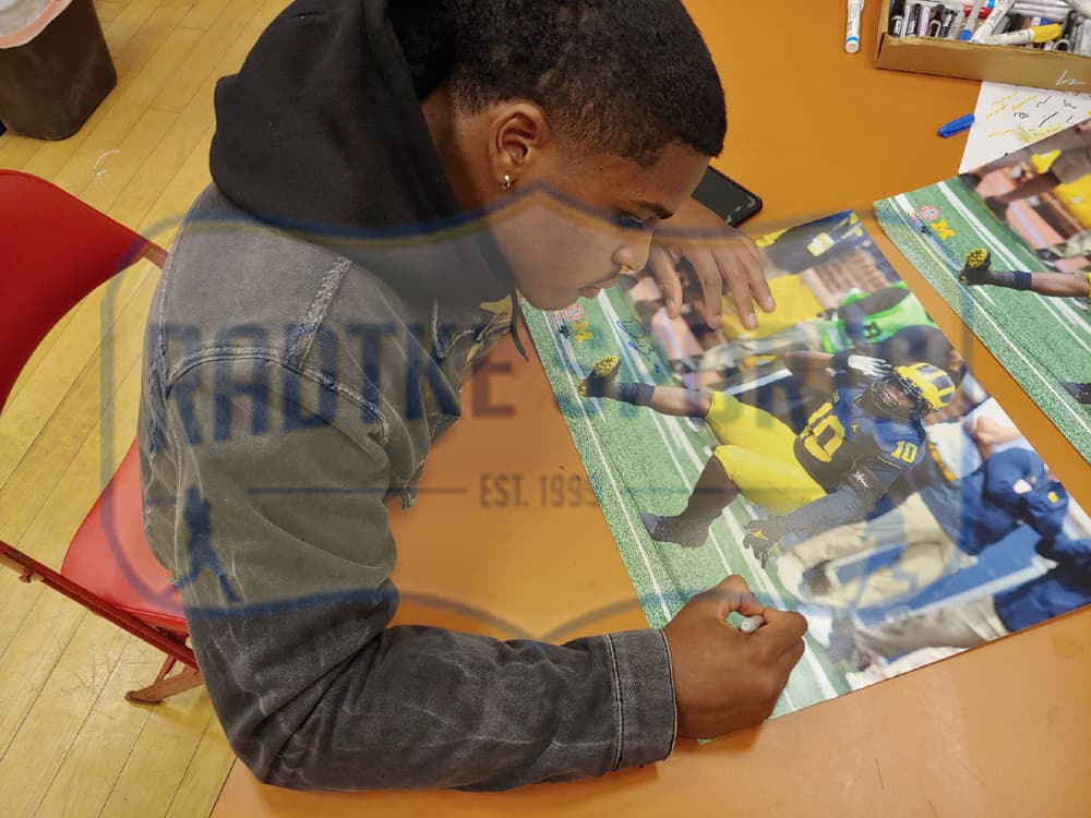 Devin Bush Signed Michigan Wolverines 16×20 Photo-Ear-With “Go Blue” Inscription Devin Bush Photo 16x20-devin-bush-michigan-wolverines-16-20, Michigan Wolverines, view 2, supplier stock photo