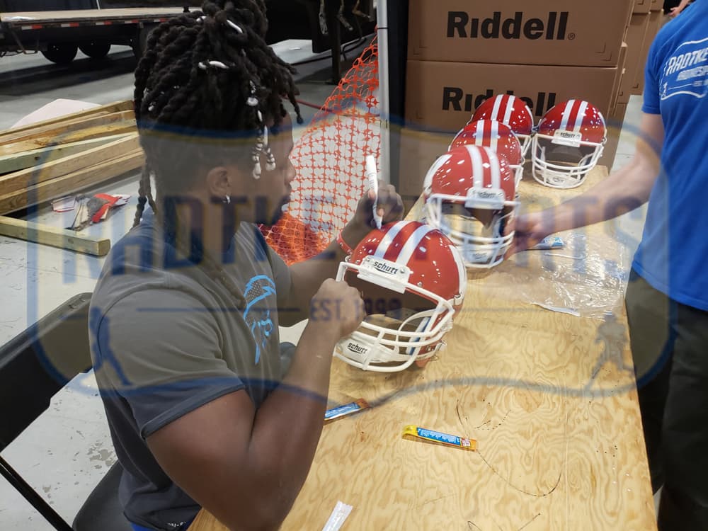 Melvin Gordon Signed Wisconsin Badgers Schutt Full Size Red & White NCAA Helmet with “Flash Gordon” Inscription Melvin Gordon Helmet melvin-gordon-wisconsin-badgers-schutt-full, Wisconsin Badgers, view 2, supplier stock photo