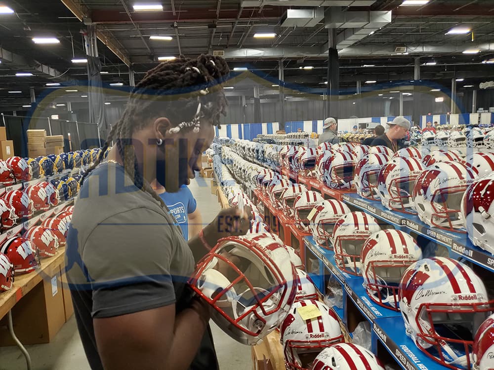 Melvin Gordon Signed Wisconsin Badgers Speed Authentic NCAA Helmet with “On Wisconsin” Inscription Melvin Gordon Helmet melvin-gordon-wisconsin-badgers-speed-ncaa, Wisconsin Badgers, view 2, supplier stock photo
