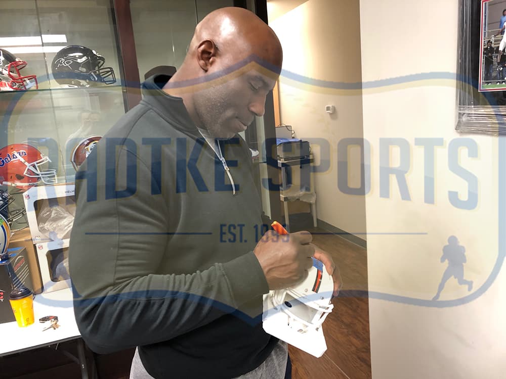 Terrell Davis Signed Denver Broncos 8×10 Unframed Photo with “HOF 17” Inscription Terrell Davis Photo 8x10-terrell-davis-denver-broncos-8-10, Denver Broncos, view 3, supplier stock photo