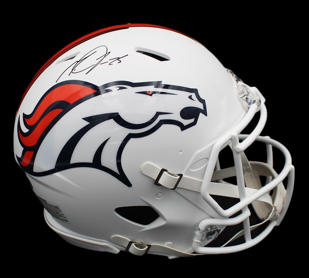 Melvin Gordon Signed Denver Broncos Speed Authentic White Matte NFL Helmet Melvin Gordon Helmet melvin-gordon-denver-broncos-speed-white, Denver Broncos, supplier stock photo