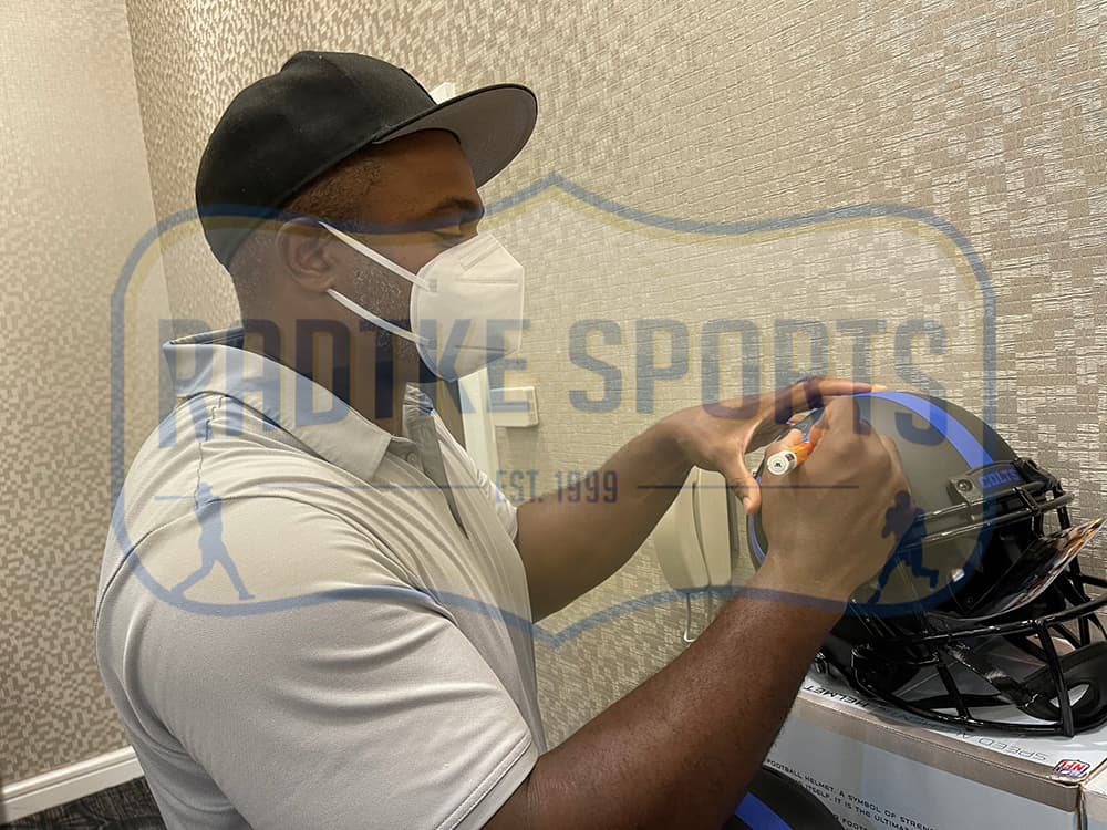 Dwight Freeney Signed Indianapolis Colts Speed Authentic Eclipse NFL Helmet with “125.5 Sacks” Inscription Dwight Freeney Helmet dwight-freeney-indianapolis-colts-speed-eclipse, view 2, supplier stock photo