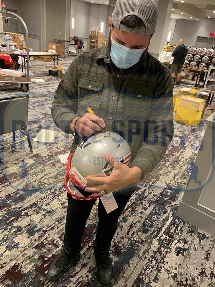 Rob Ninkovich Signed New England Patriots Speed Authentic NFL Helmet Rob Ninkovich Helmet rob-ninkovich-england-patriots-speed-nfl, New England Patriots, view 2, supplier stock photo