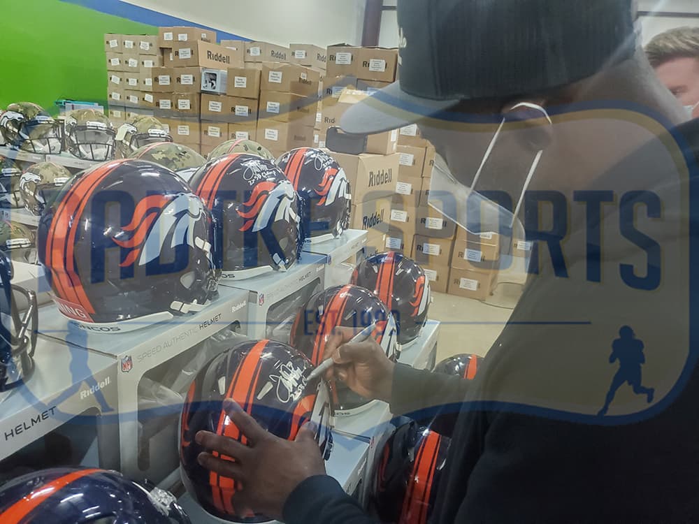 Terrell Davis Signed Denver Broncos Speed Authentic NFL Helmet with “2x SB Champ” Inscription Terrell Davis Helmet terrell-davis-denver-broncos-speed-nfl, Denver Broncos, view 2, supplier stock photo