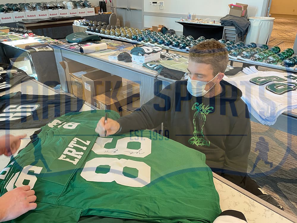 Zach Ertz Signed Philadelphia Custom Green with Black # Jersey Zach Ertz Jersey zach-ertz-philadelphia-green-black, view 3, supplier stock photo