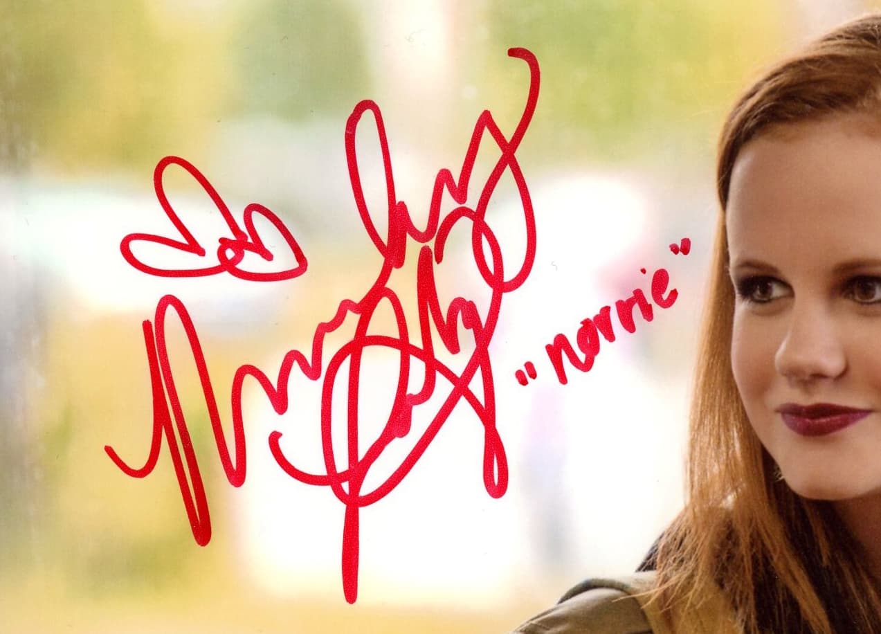 Mackenzie Lintz Signed Under The Dome Unframed 8×10 Photo Mackenzie Lintz Photo 8x10-mackenzie-lintz-under-dome-unframed-8, view 2, supplier stock photo