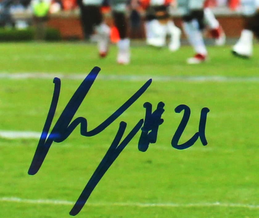 Kerryon Johnson Signed Auburn Tigers Unframed 8×10 NCAA Photo – Horizontal Kerryon Johnson Photo 8x10-kerryon-johnson-auburn-tigers-unframed-8, Auburn Tigers, view 2, supplier stock photo
