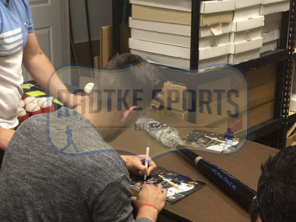 Ender Inciarte Signed Atlanta Braves Unframed 8×10 MLB Photo With “1st SunTrust Home Run” Inscription – Limited Edition Of 111 Ender Inciarte Photo 8x10-ender-inciarte-atlanta-braves-unframed-8, Atlanta Braves, view 3, supplier stock photo
