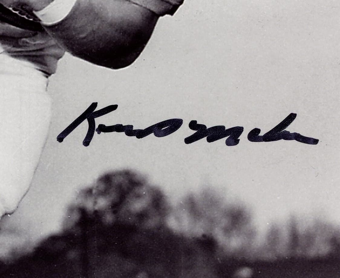 Kevin McLee Signed Georgia Bulldogs Unframed 8×10 Back & White NCAA Photo Photo 8x10-kevin-mclee-georgia-bulldogs-unframed-8, view 2, supplier stock photo